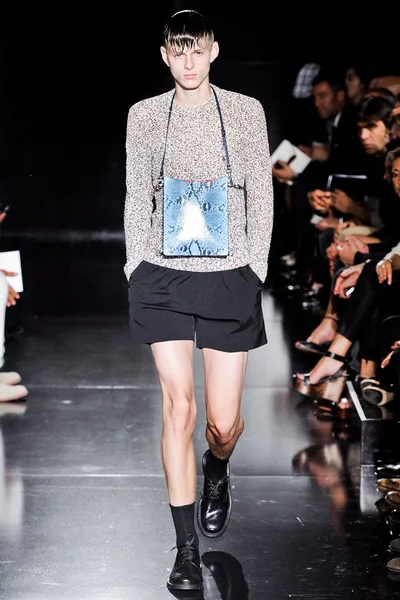 Look 24